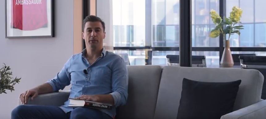 Lorik Cana mbështet LKL. Takohemi për një libër