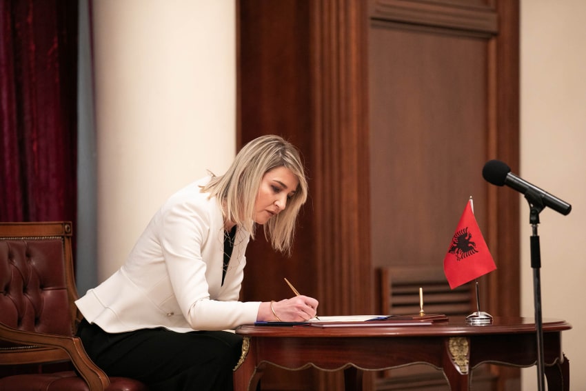 Znj. Elva Margariti, emërohet Ministër i Kulturës i Republikës së Shqipërisë. Margariti do të zëvendësojë në këtë detyrë Znj. Mirela Kumbaron.
