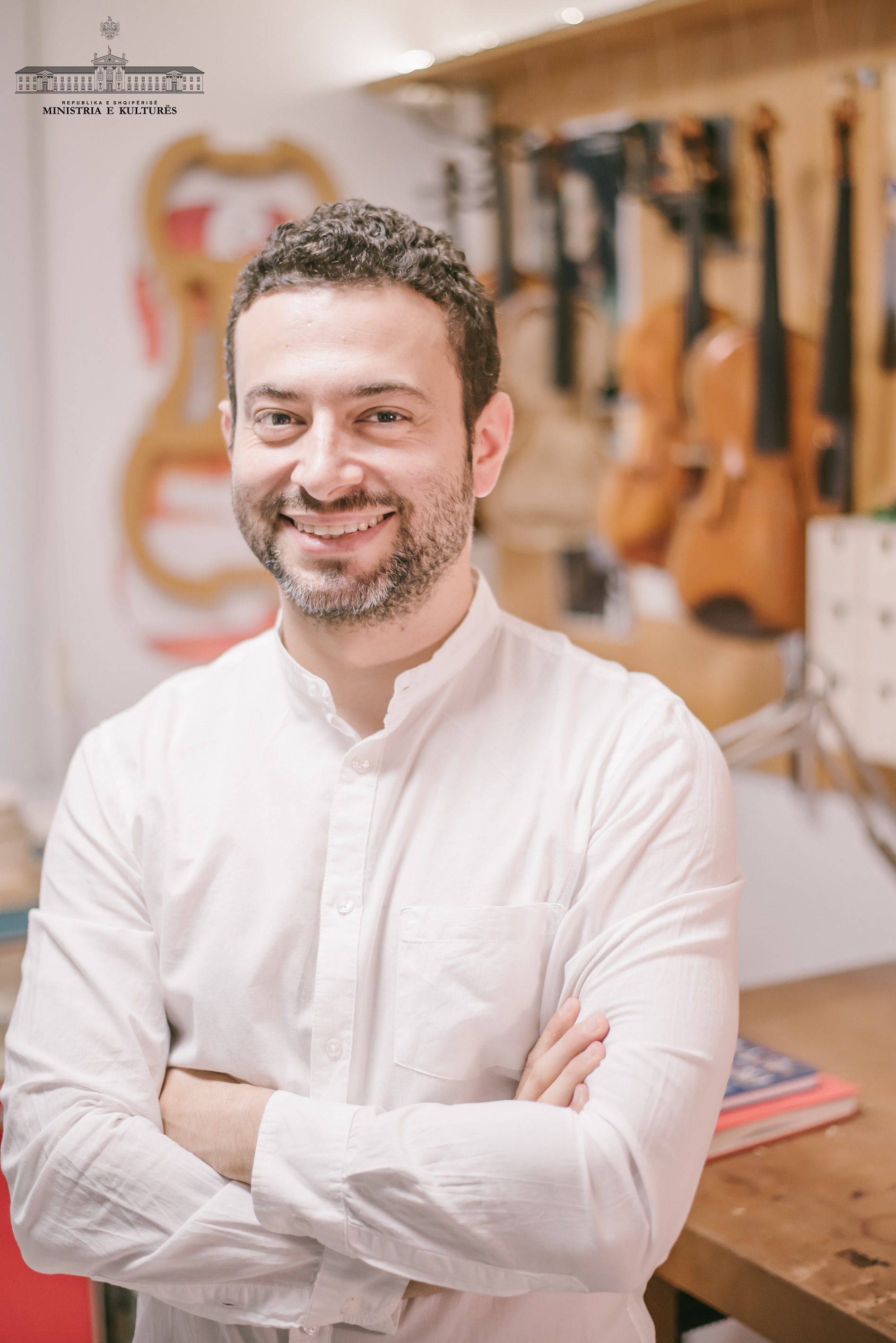 Erli Gurra, një mjeshtër violinash në Tiranë